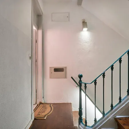 Nova Central - Bica 2e * Lisbona